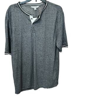 New ~ DISTORTION ~  Short Sleeved Henley Neck T-Shirt Size XL